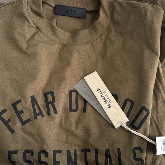 ESSENTIALS SHIRT - Picture 1 of 3